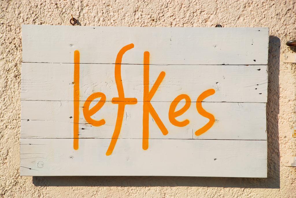 Lefkes Apartments アカラヴィ エクステリア 写真
