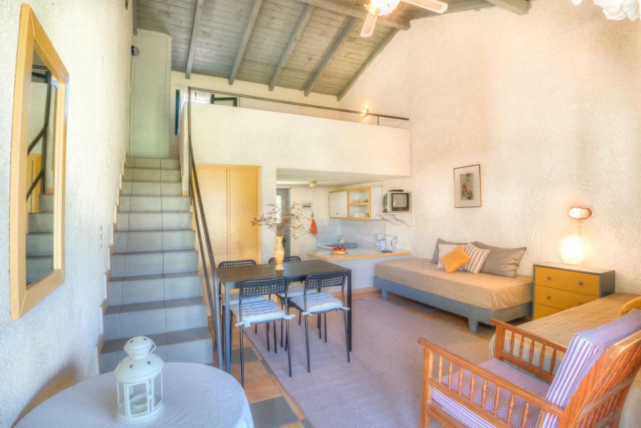 Lefkes Apartments アカラヴィ エクステリア 写真