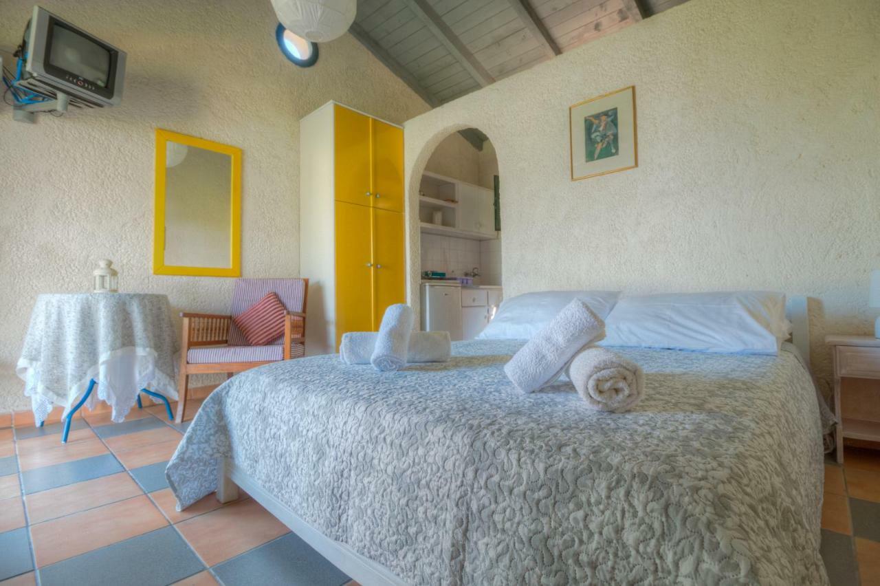 Lefkes Apartments アカラヴィ エクステリア 写真