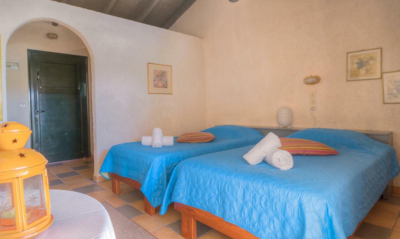 Lefkes Apartments アカラヴィ エクステリア 写真