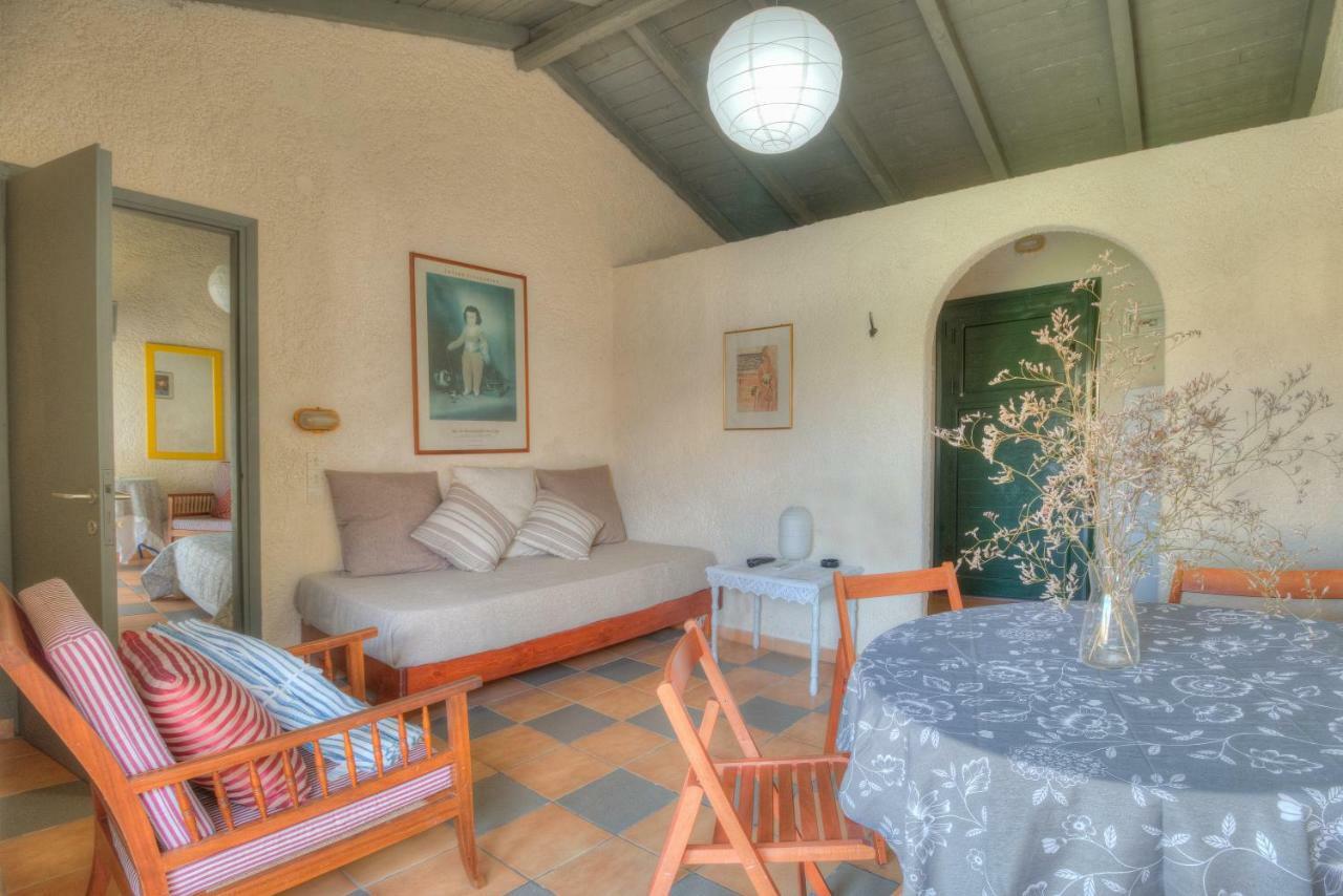 Lefkes Apartments アカラヴィ エクステリア 写真