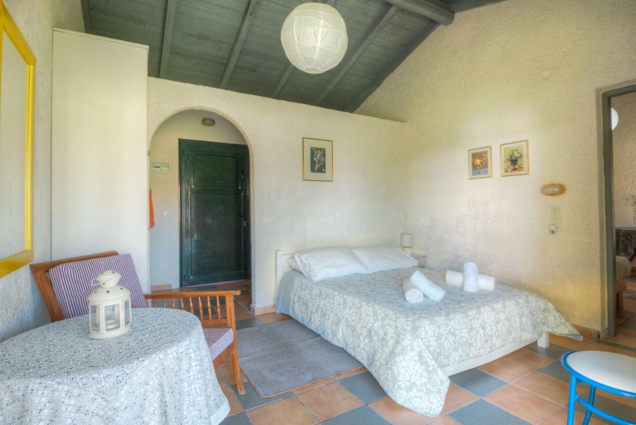 Lefkes Apartments アカラヴィ エクステリア 写真