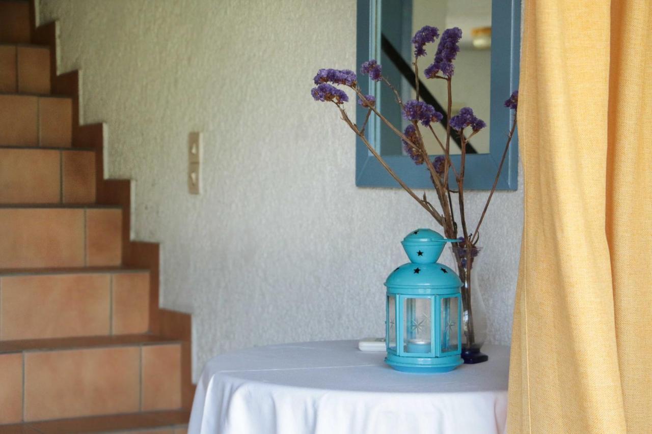 Lefkes Apartments アカラヴィ エクステリア 写真