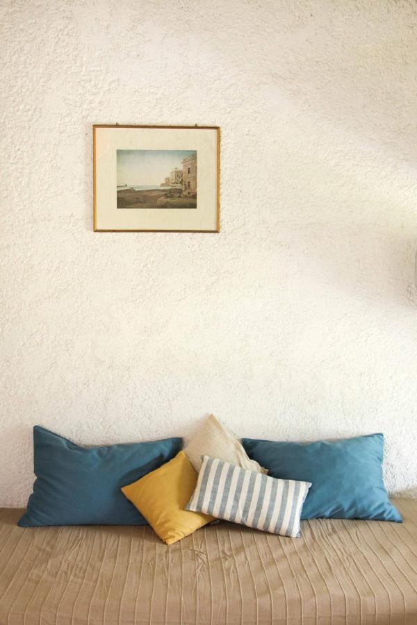 Lefkes Apartments アカラヴィ エクステリア 写真
